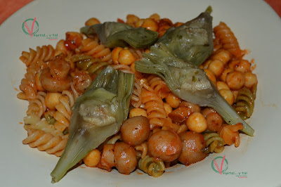 Garbanzos con pasta.