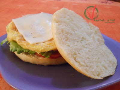 Bocadillo de tortilla en mollete.